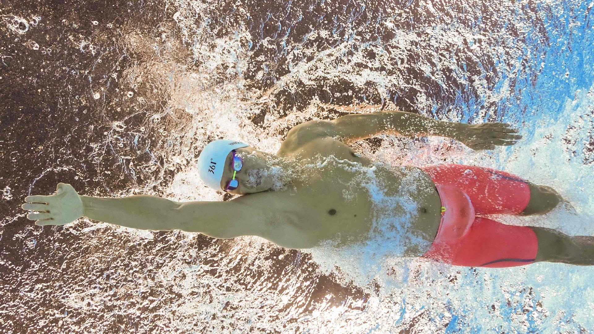 布克绝杀时刻，当山西的呐喊吞没勇士的骄傲